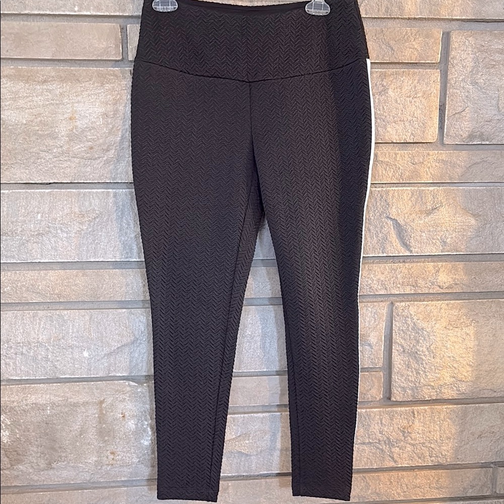 Chico’s Zenergy Black Patterned Leggings